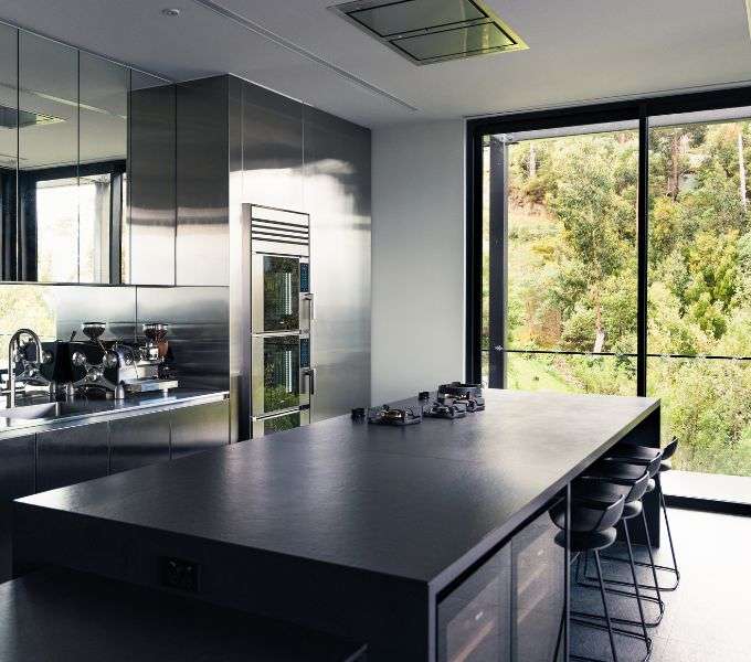 La cucina di Coolatai House a Wye River Australia con SuperOven Model 1