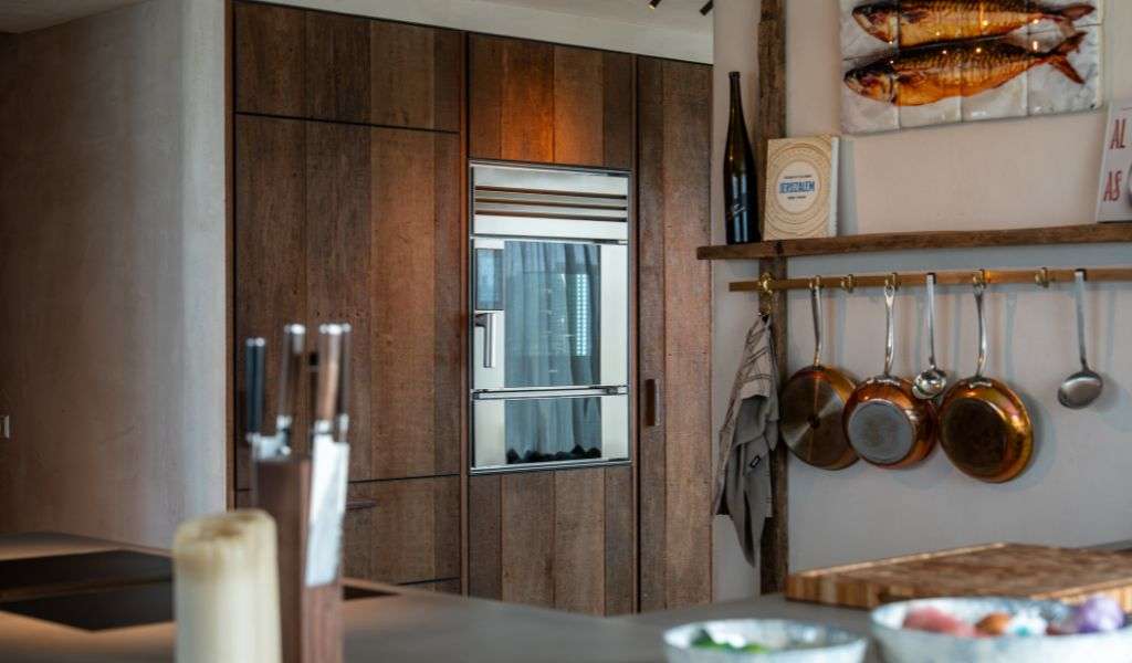 Unox Casa Model 1S 亮相荷兰 Z Penthouse 精致而质朴的厨房